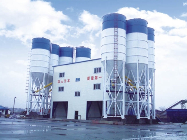 建立大型混凝土攪拌站需要考慮哪些環(huán)境因素呢？